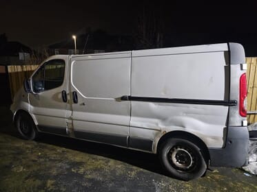 Man divan van