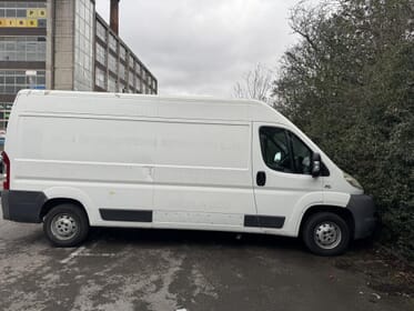 Beenie Removals van