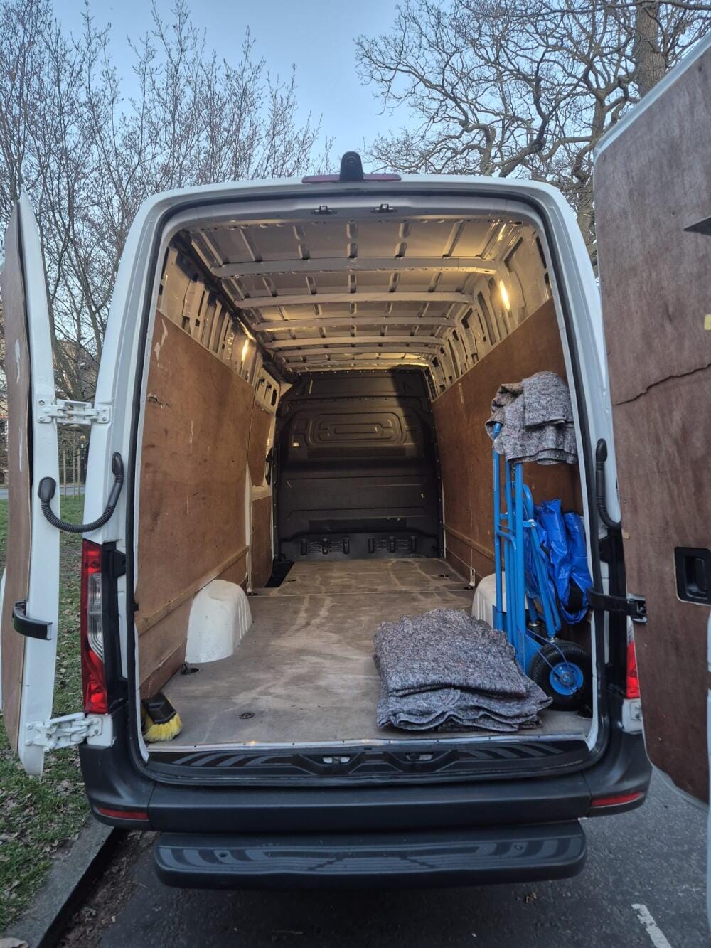 Man and van driver in London