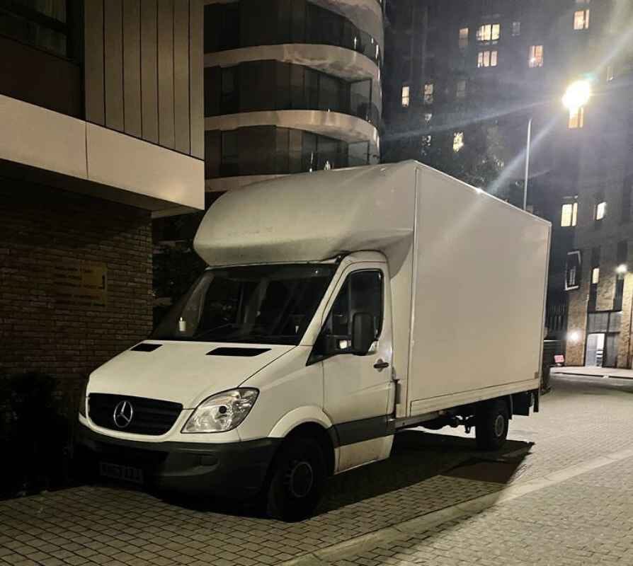 Man and van driver in London