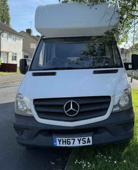 Skalle Move Removals van
