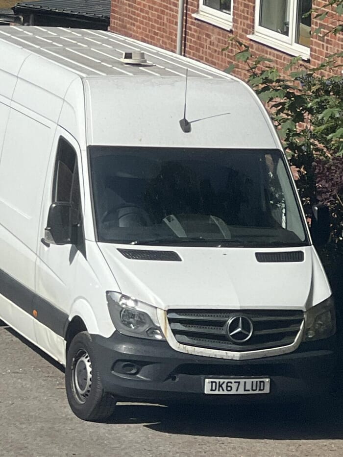 Aleksandr Baikovskij - Man and Van in Manchester