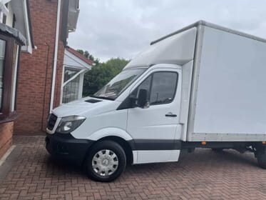 A1 removals & logistics ltd van