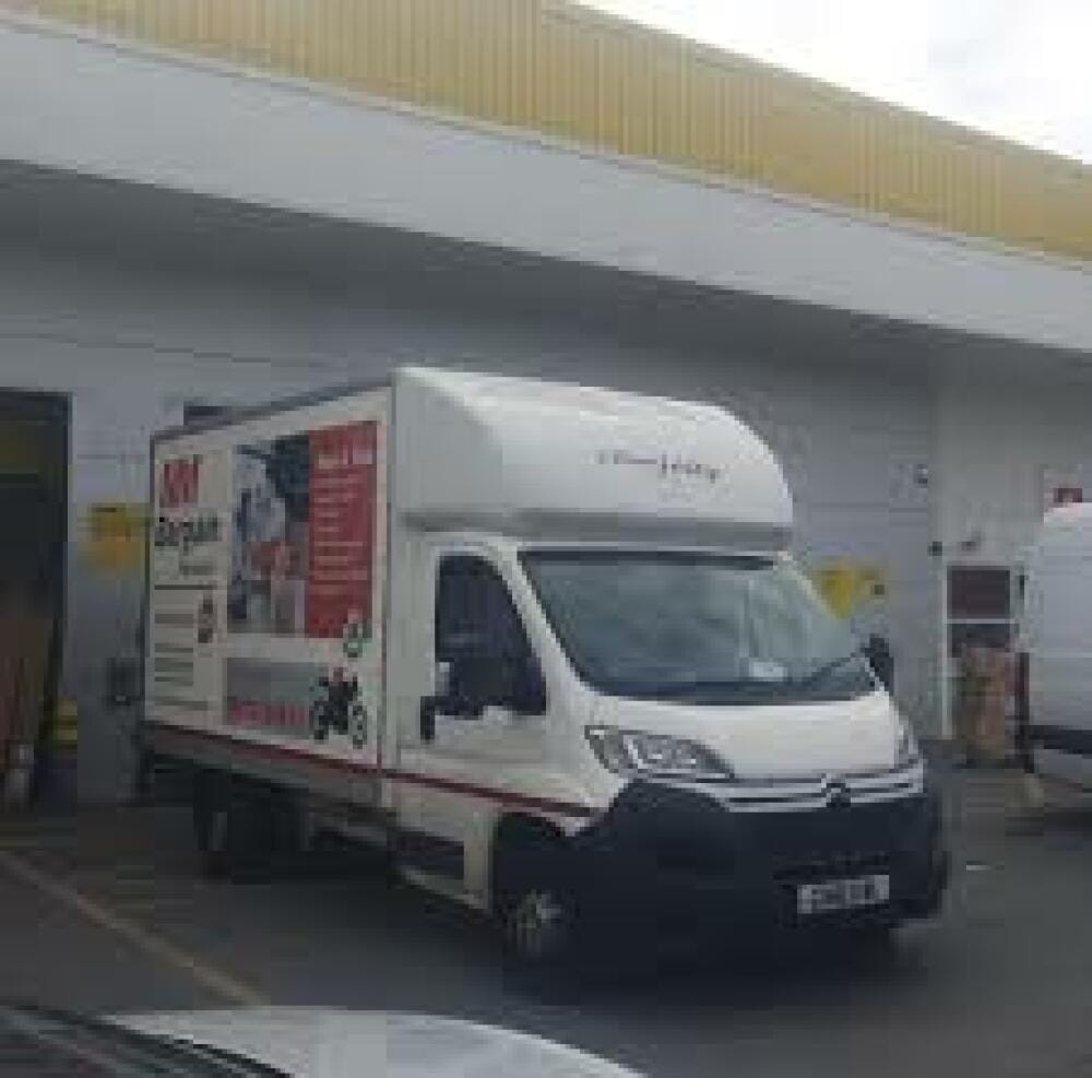 Man and van driver in London
