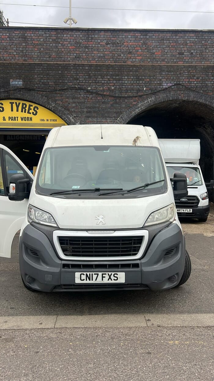 Hasan ikraim - Man and Van in London